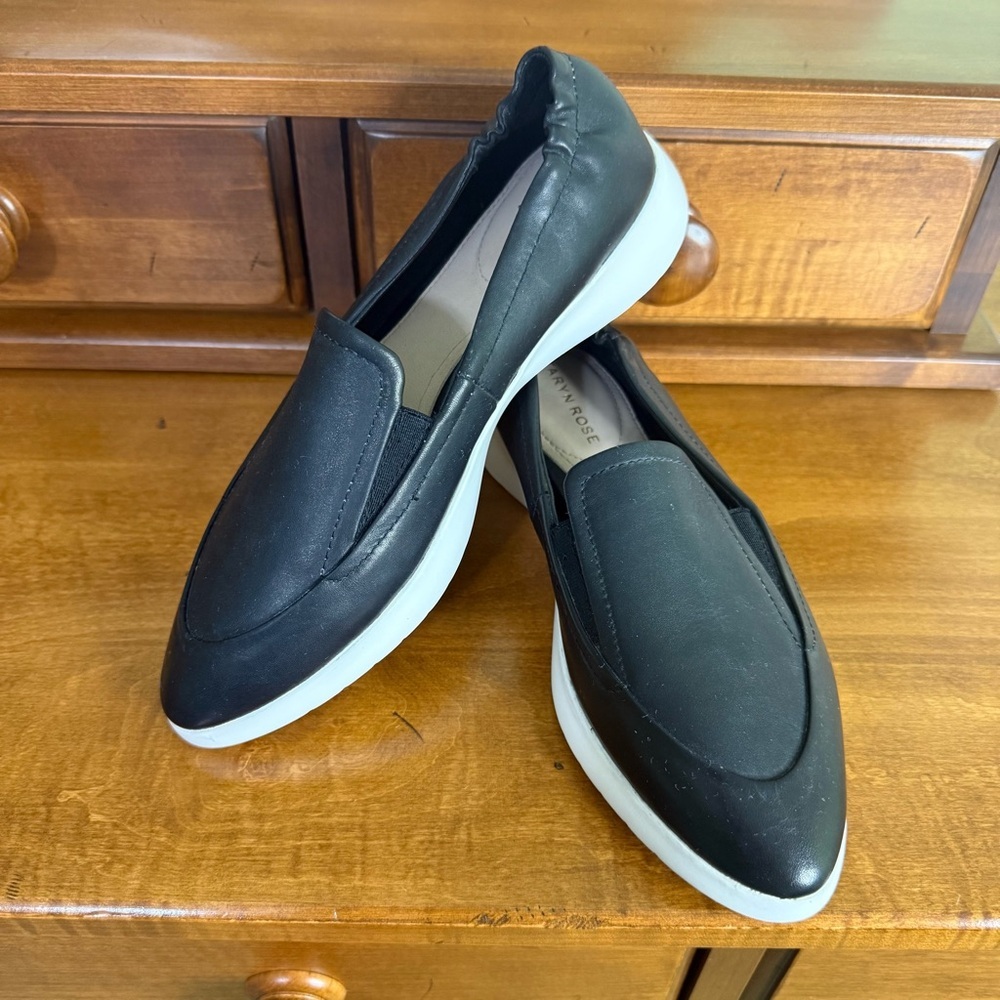 NEW Taryn Rose Dana woman 6.5 leather black loafers flat comfort white sole